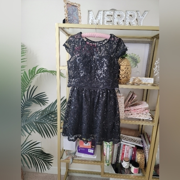 Bebe Black Sequin Two Piece Spaghetti Strap Christmas Dress Womens Size S/P - Picture 10 of 14